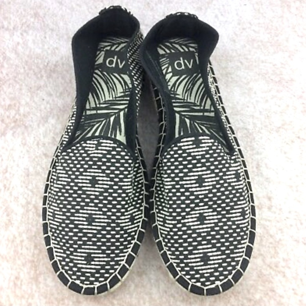 Dolce Vita espadrille flats monochromatic black